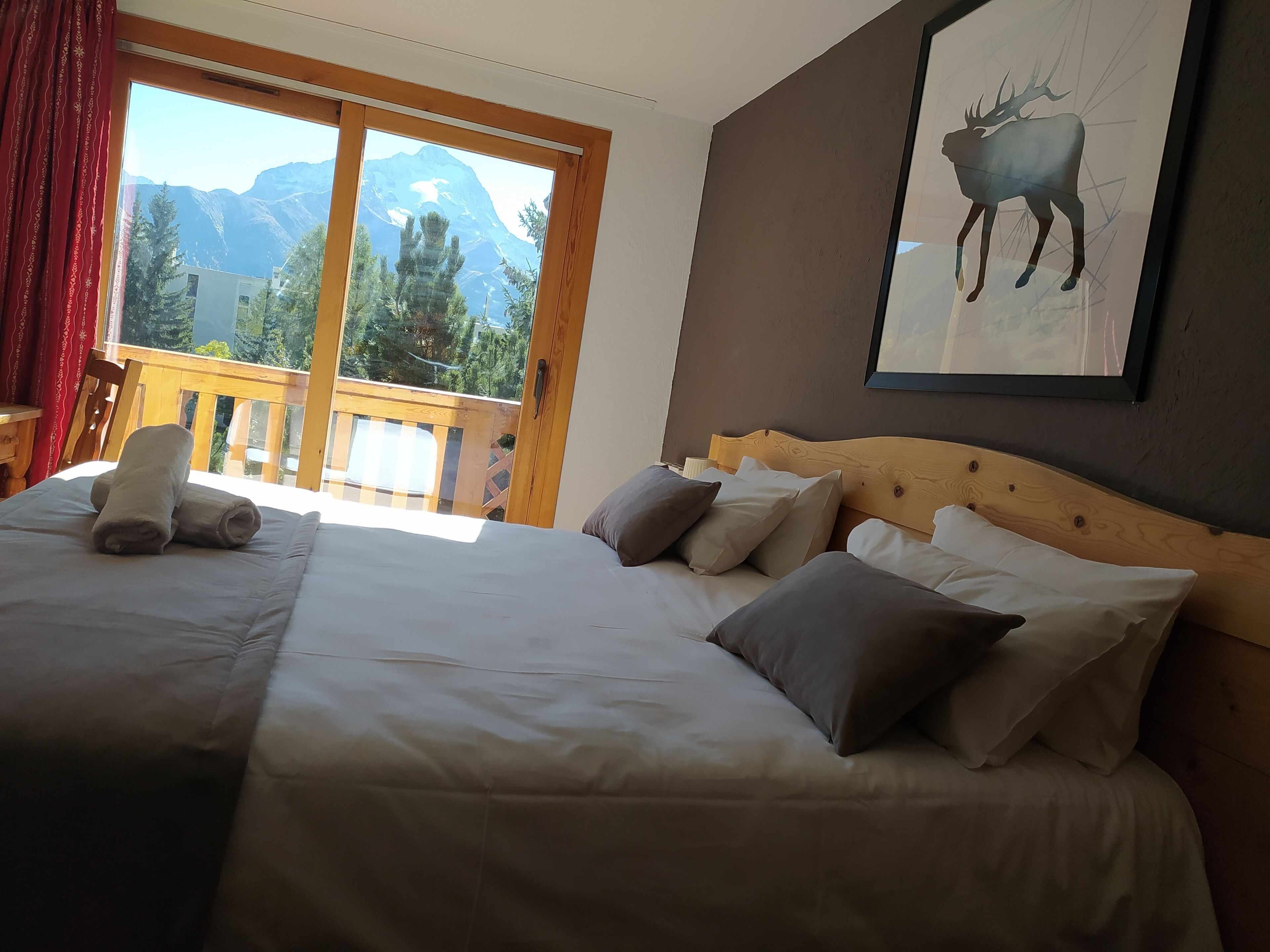 Superior-Doppelzimmer | Allergikerbettwaren, Zimmersafe, individuell eingerichtet, Schreibtisch