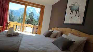 Habitación doble superior | Ropa de cama hipoalergénica, caja fuerte, mobiliario individual
