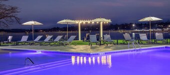 Doubletree by Hilton Hot Springs