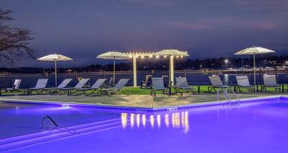 Doubletree by Hilton Hot Springs