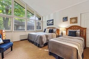 3 bedrooms, iron/ironing board, Internet, bed sheets