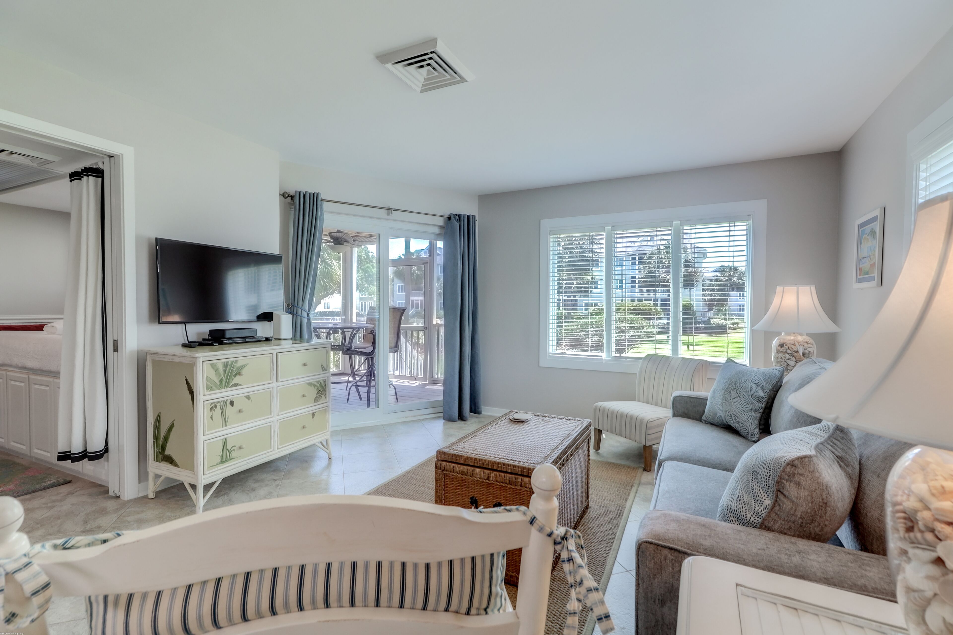 101E Port O call - End unit, Complex Pool, 1st Floor w/steps off screen porch