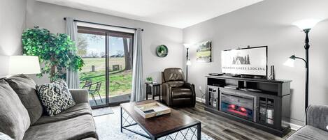 Una Smart TV, una chimenea