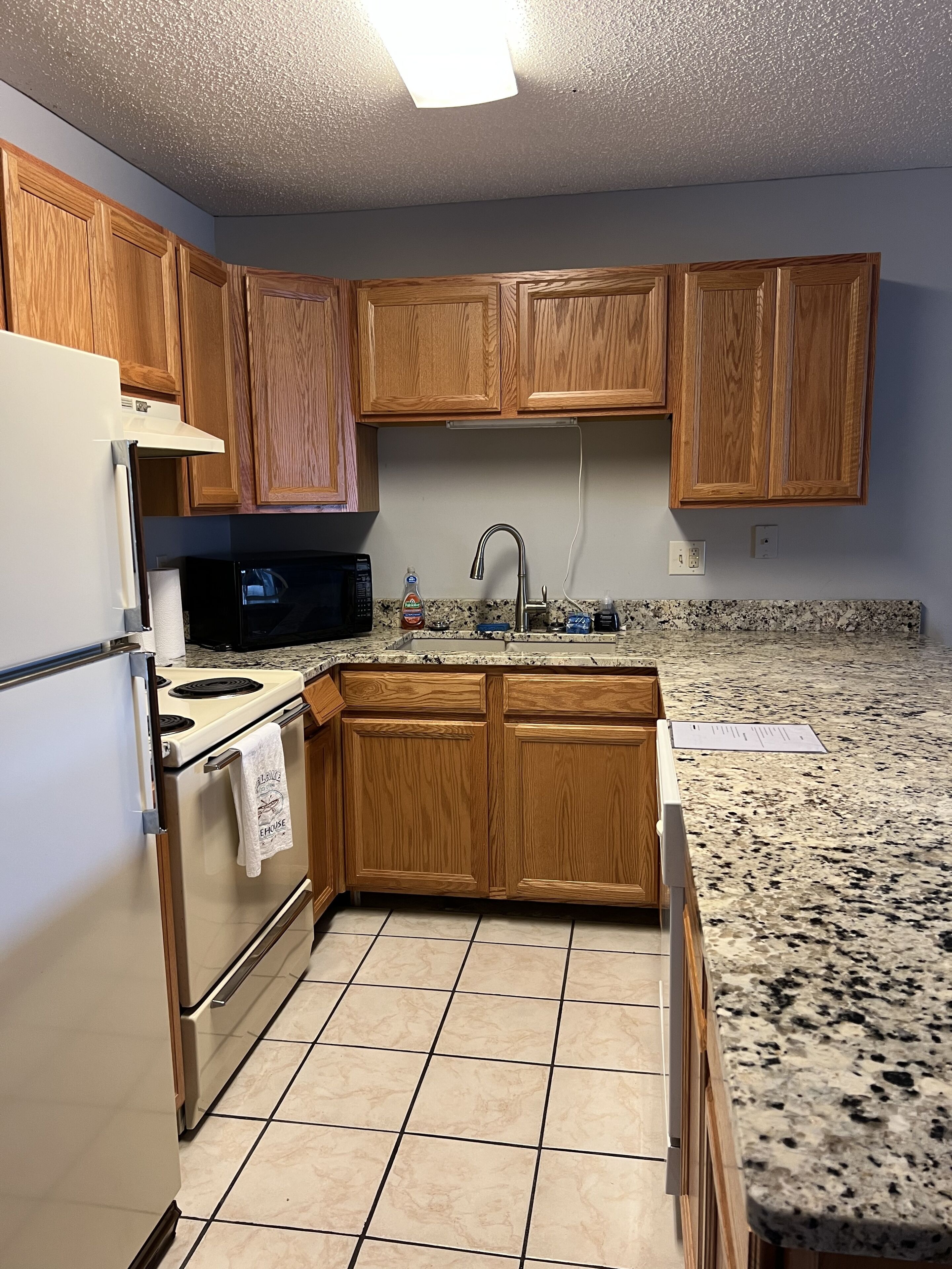 Beautiful condo right on the lake! Located in Southwood Shores.