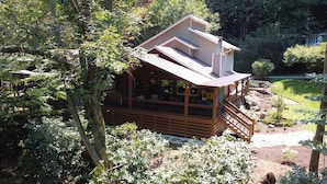 Unclassified image, 3 of 37, button - Riverfront, Hot tub, shared pool, minutes to slopes with large covered deck! (Banner Elk)