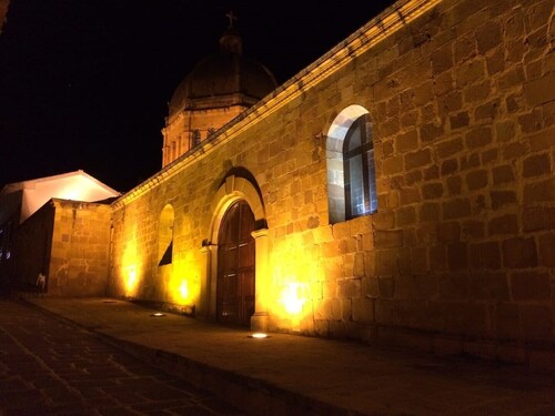 Lindo y amplio apartamento con vista a la piscina