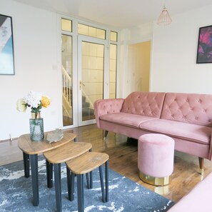 Classic House | Living area - Tudors eSuites Five Ways Terrace Parking (Birmingham)