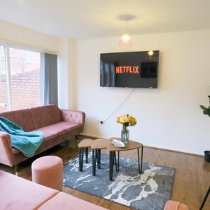 Classic House | Living room - Tudors eSuites Five Ways Terrace Parking (Birmingham)