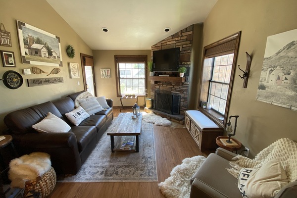 Smart TV, fireplace