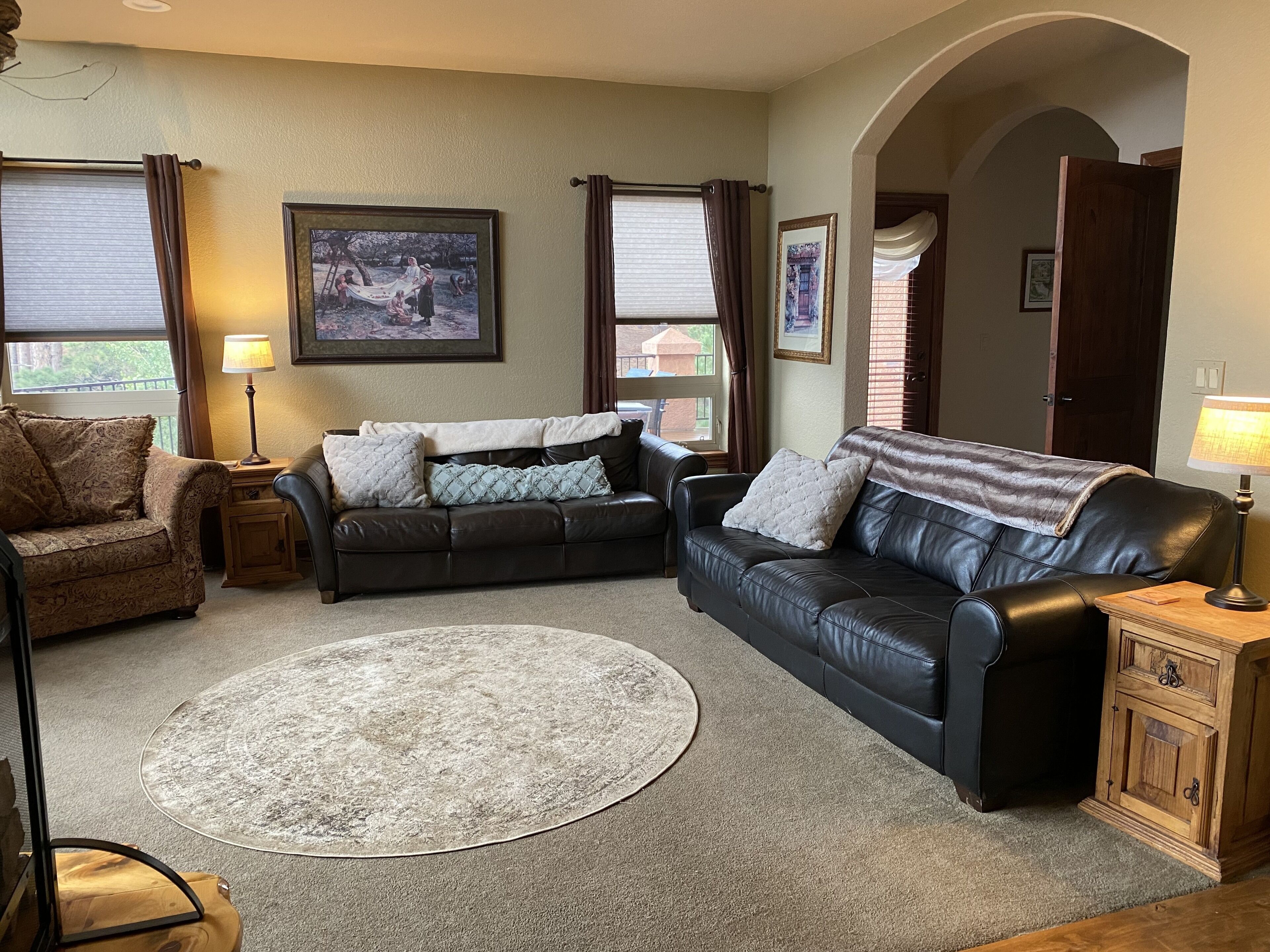 Serene Retreat Nestled in the pines- private & relaxing; Microweddings; Reunions