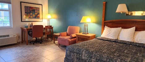 1 dormitori, escriptori, planxa i posts de planxar i Internet