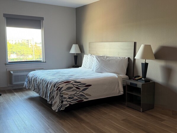 Deluxe Room, 1 King Bed, Non Smoking | Desk, laptop workspace, blackout curtains, rollaway beds - Red Roof Inn La Porte (La Porte)