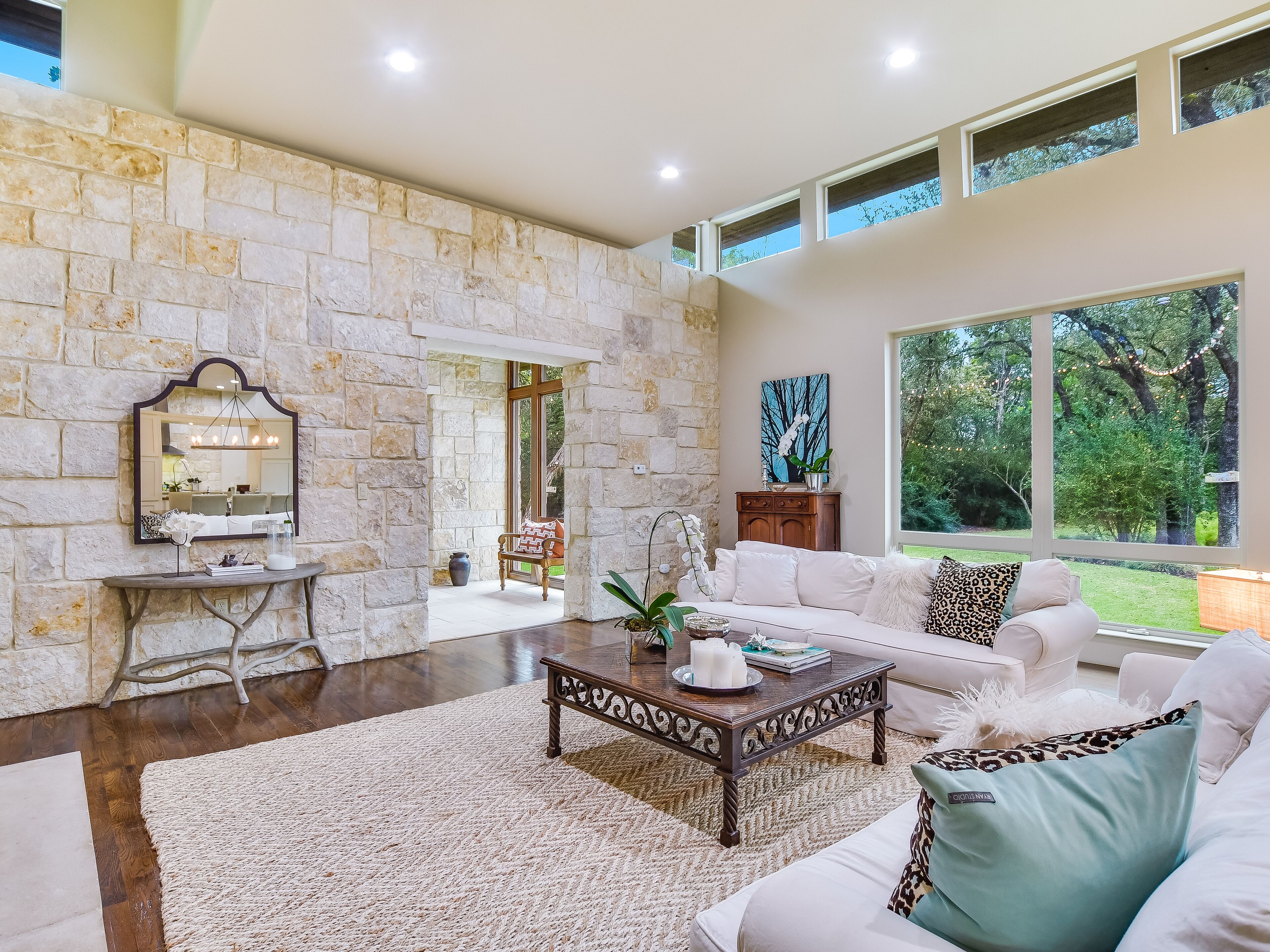 Free Night I Above Luxe | Pool | Firepit I 6mi to ATX l Privacy l F1 Host