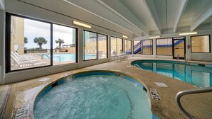 ハウス | プール | 屋内プール、屋外プール