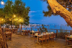 Outdoor dining - A Good Life Utopia Family Resort (Alanya)