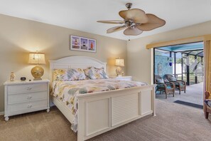 3 bedrooms, iron/ironing board, travel crib, free WiFi - Outdoor Kitchen, Pet-friendly, Pool & Hot tub - Villa Tropical Paradise - Roelens Vacations (Cape Coral)