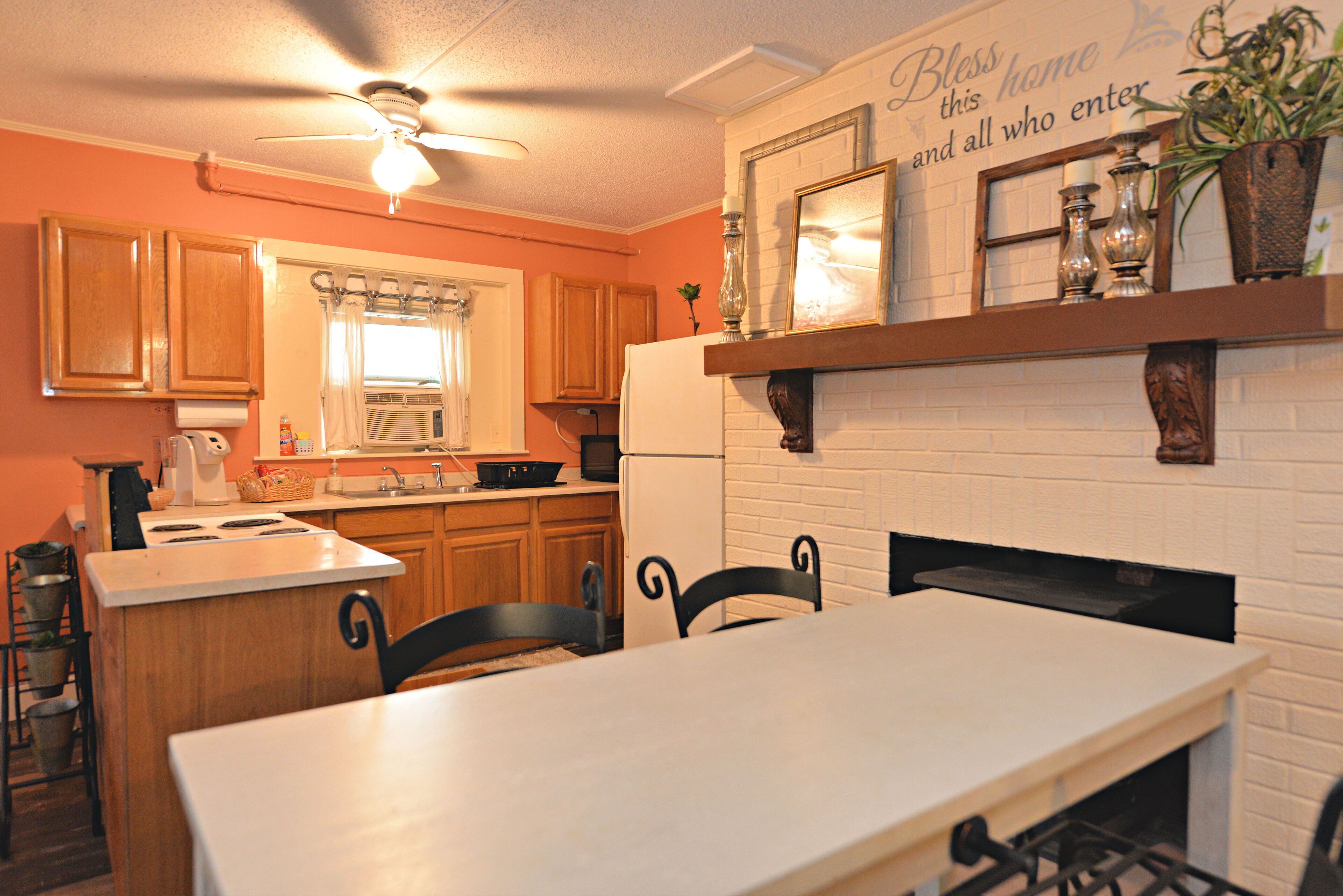 Adorable Horse Country Guest Suite