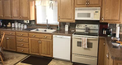 Hunting/Vacation Lodge available year round