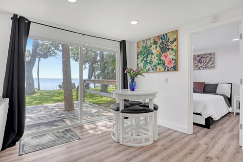 Melbourne Waterfront 2 Bed 1 Bath - Incredible View