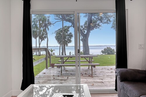 Melbourne Waterfront 2 Bed 1 Bath - Incredible View