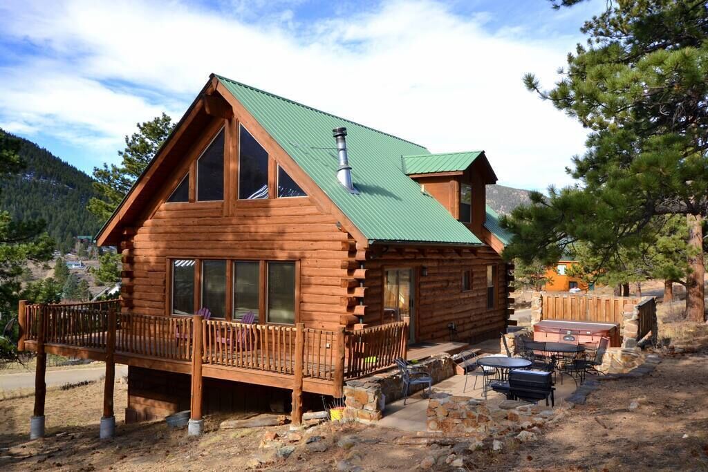 Heartland Mtn Retreat - 5 bedroom log home with hot tub