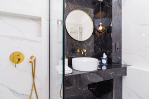 Apartment, 1 Bedroom, Balcony | Bathroom | Shower, towels - Apartment Kosciuszki Cracow by Renters (Kraków)