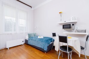 Monolocale, cucina | Lenzuola