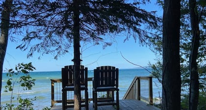 Gorgeous Remodeled 4Bed/2Bath Retreat with Private Trail to Lake Superior Beach!