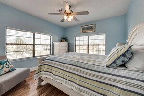 2 chambres, fer et planche à repasser, lit de bébé portatif, Wi-Fi