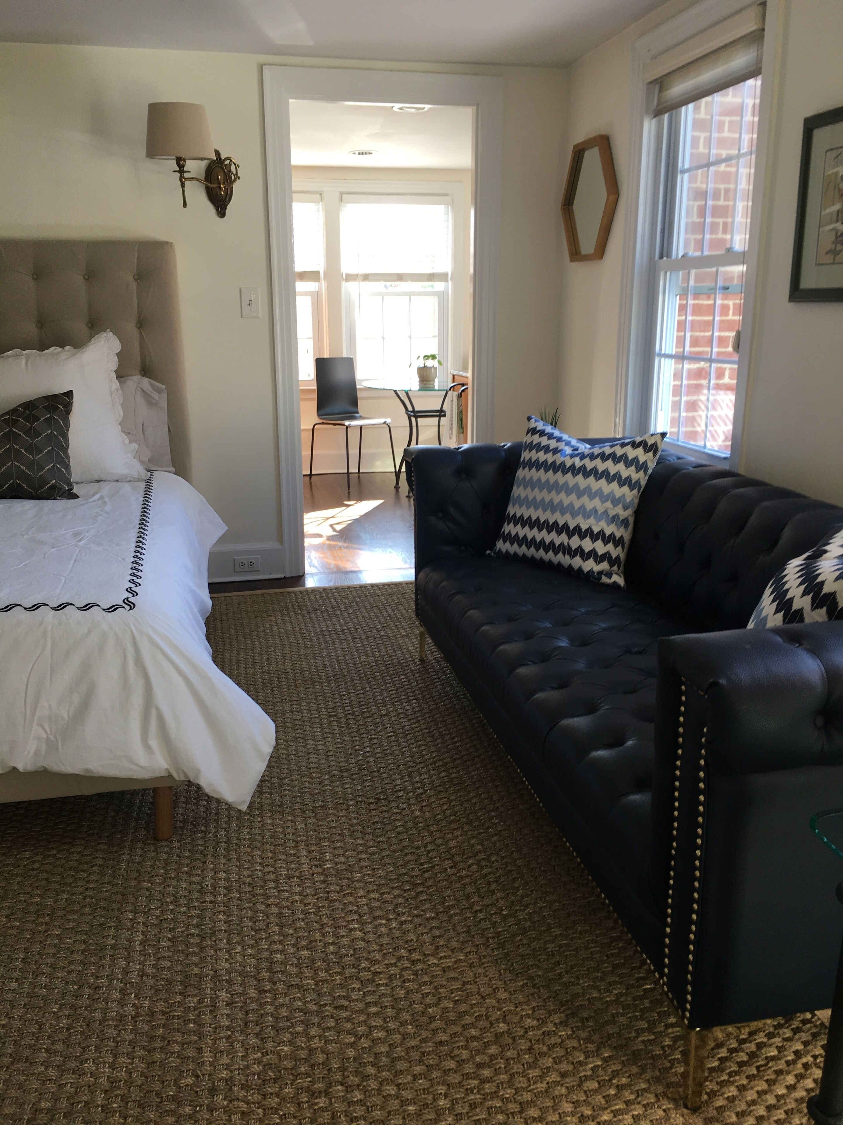 Twenty - One !  Boutique Stay (2C) in Heart of Downtown