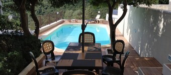 Villa dei Colori, for families and groups of friends, in the hills of Monopoli