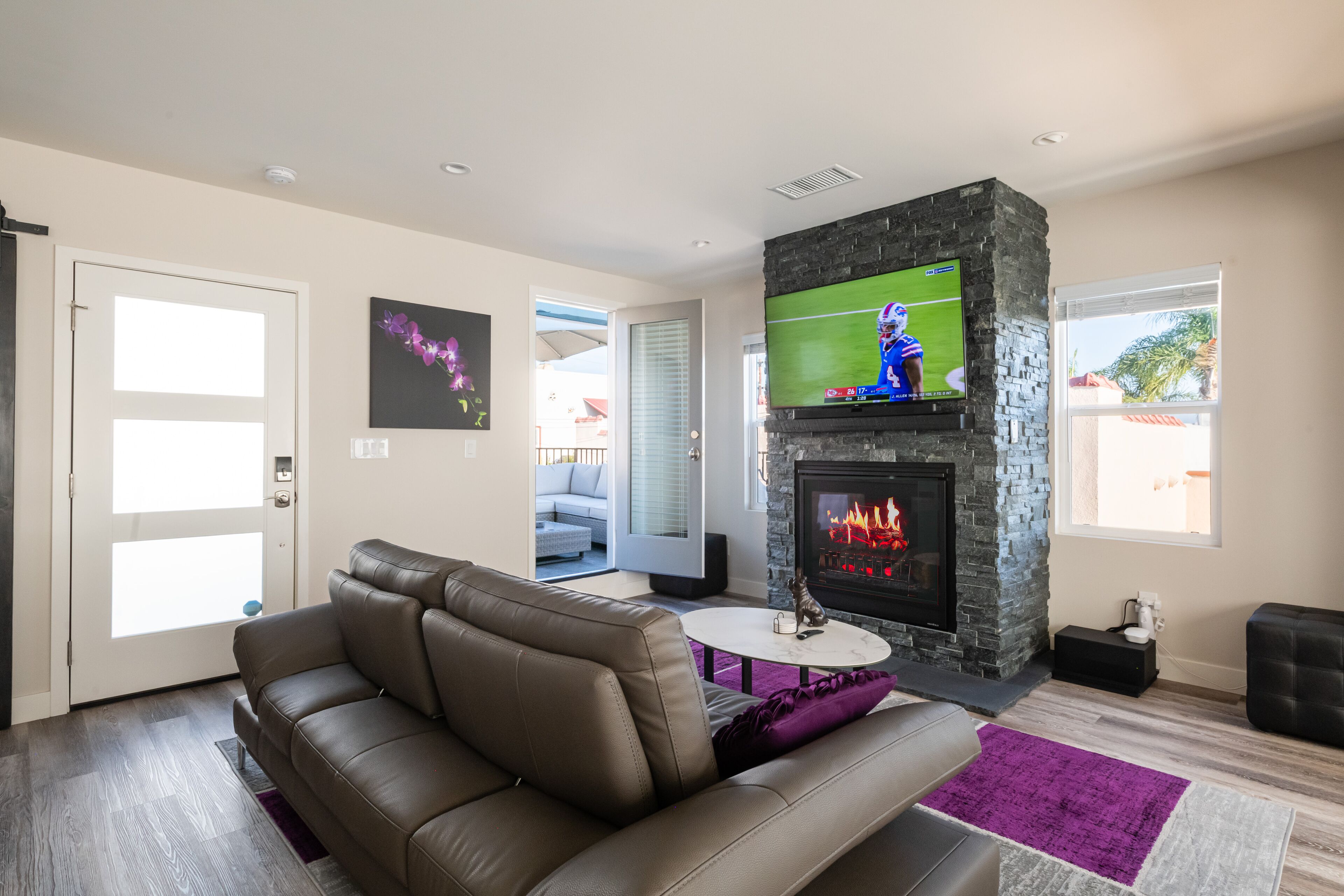 Téléviseur connecté, foyer, bureau