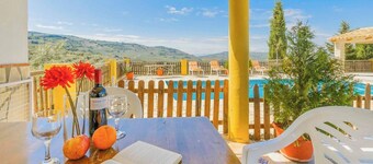 Casas de Paquita - El Establo Montefrío by Ruralidays