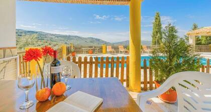 Casas de Paquita - El Establo Montefrío by Ruralidays