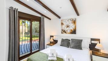 3 dormitorios, tabla de planchar con plancha, cuna de viaje y wifi