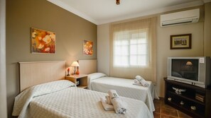 4 bedrooms, iron/ironing board, travel cot, WiFi