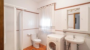 Bathtub, hair dryer - Cortijo Sylvestris Periana by Ruralidays (Málaga)