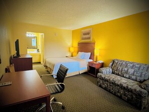 Chambre Simple Standard, 1 très grand lit, non-fumeurs, réfrigérateur et four à micro-ondes | Ameublement personnalisé, bureau, rideaux occultants, Wi-Fi gratuit