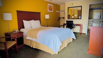 Traditional Single Room, 1 Queen Bed, Accessible, Non Smoking | Individually furnished, desk, blackout drapes, free WiFi
