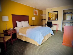 Traditional Single Room, 1 Queen Bed, Accessible, Non Smoking - Alamo Inn (Buffalo)