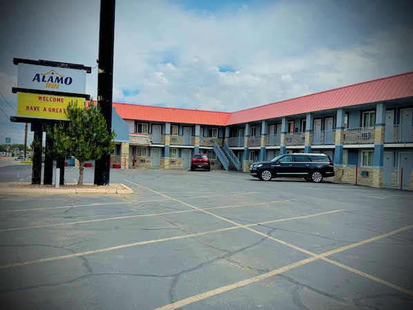Exterior - Alamo Inn (Buffalo)