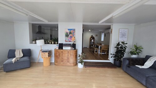 Spacious Dog-Friendly Home with Pool in Woy Woy – Perfect for Families!