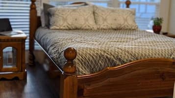 3 slaapkamers, een strijkplank/strijkijzer, reisbedje, gratis wifi