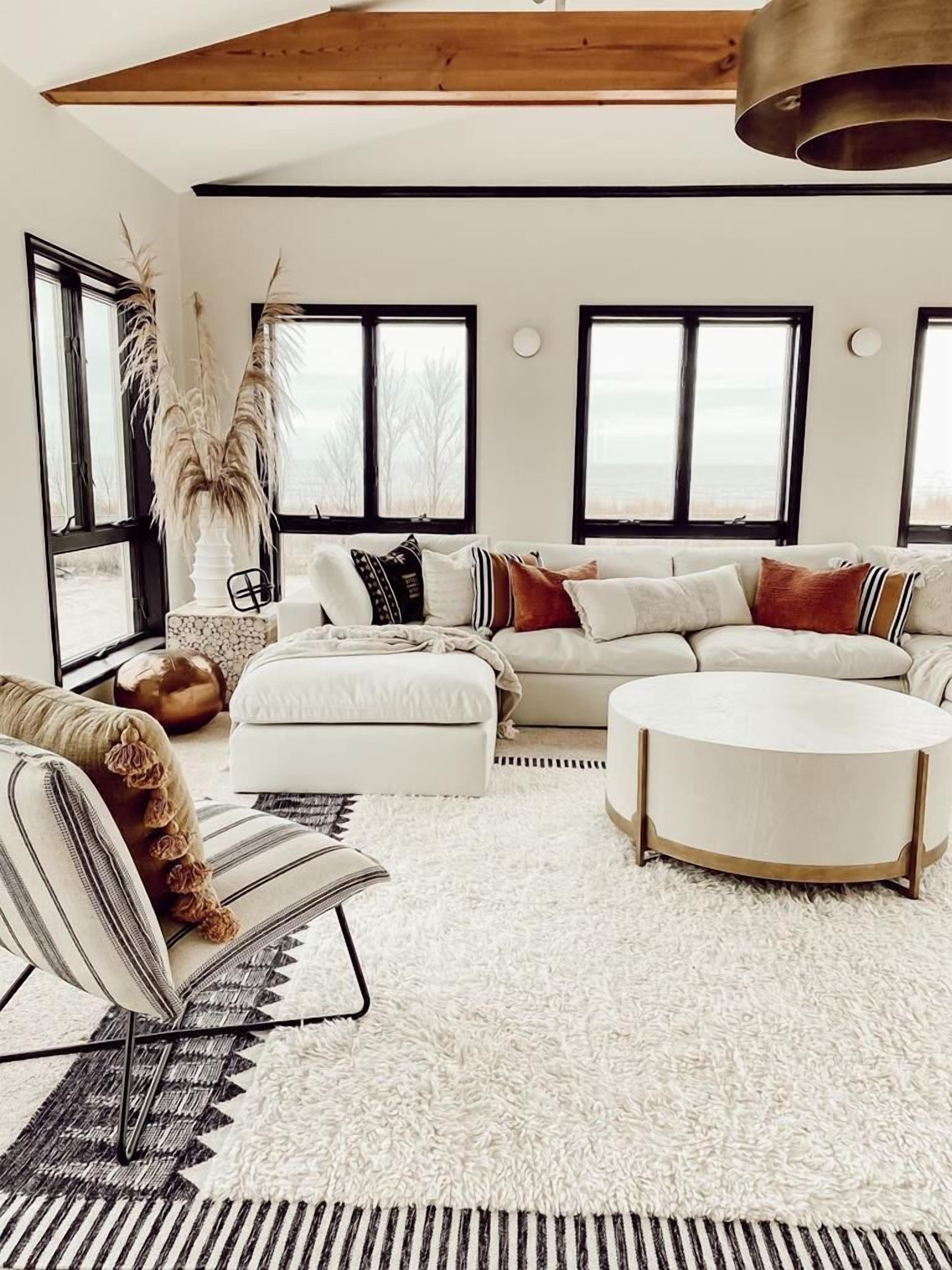 Beach Front, Stunning Views, Pet Friendly, Professionally Decorated, WOW