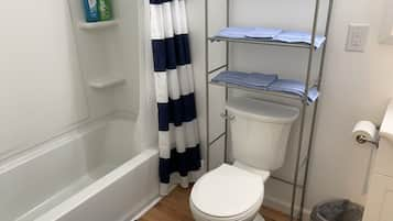 Combined shower/tub, towels, soap, toilet paper