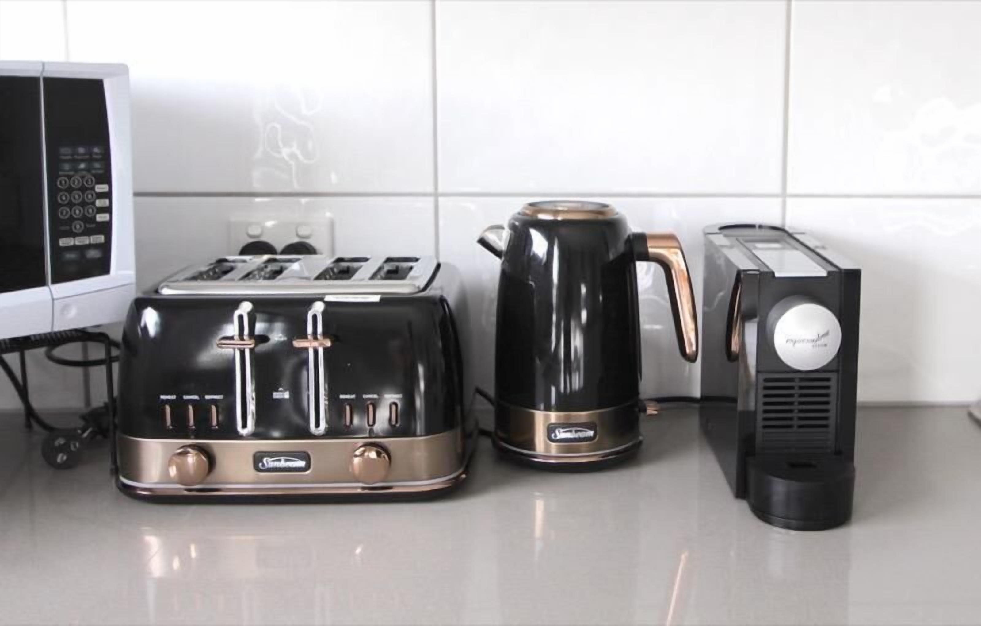 StayCentral - Heidelberg Heights Penthouse - 452 Waterdale Road, Heidelberg Heights, 3081