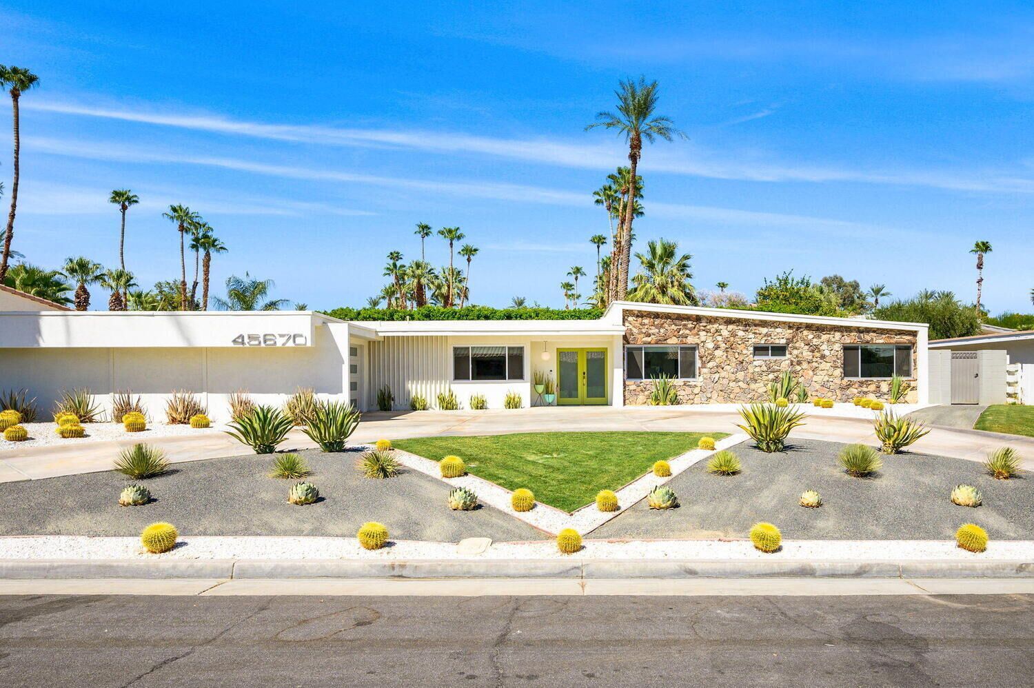IMMACULATE MAJESTIC PRIVATE OASIS, 1/3 ACRE PICTURESQUE MID-CENTURY NEIGHBORHOOD