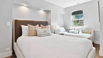 3 kamar tidur, seprai premium, dan selimut bulu angsa