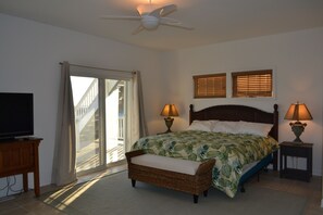 3 bedrooms, travel cot, WiFi
