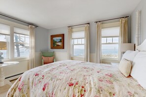 3 chambres, fer et planche à repasser, accès Internet, draps fournis
